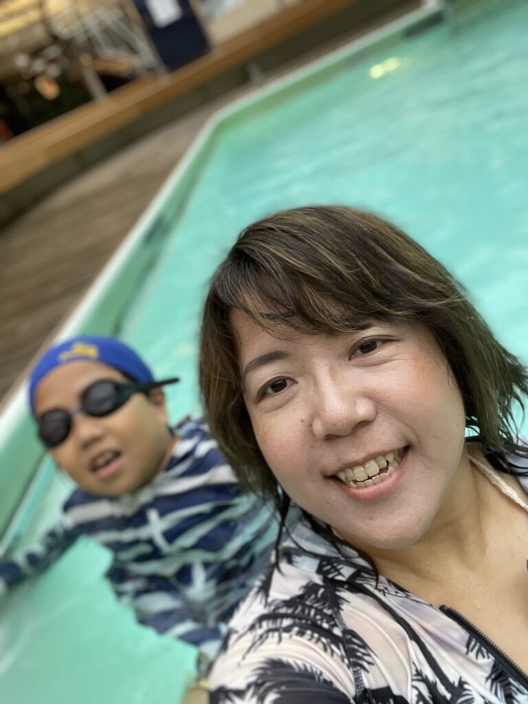 子連れMSCクルーズ・ベリッシマ屋内プール